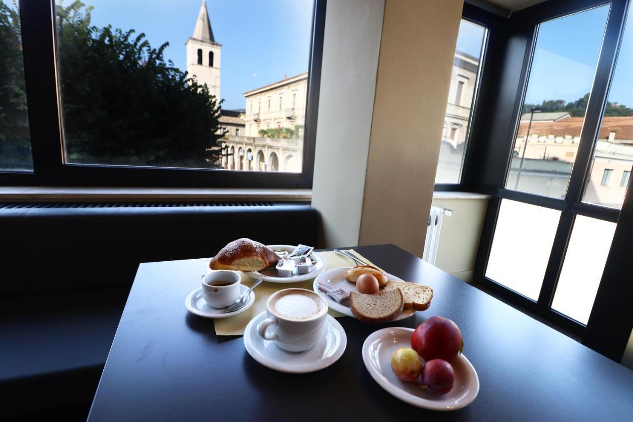 Hotel Clarici Spoleto Esterno foto