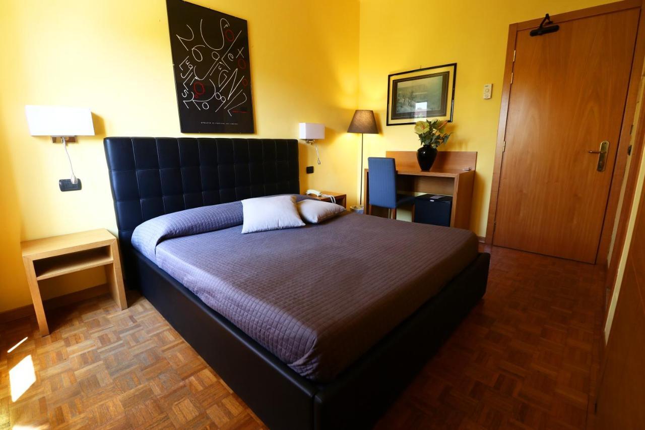 Hotel Clarici Spoleto Esterno foto