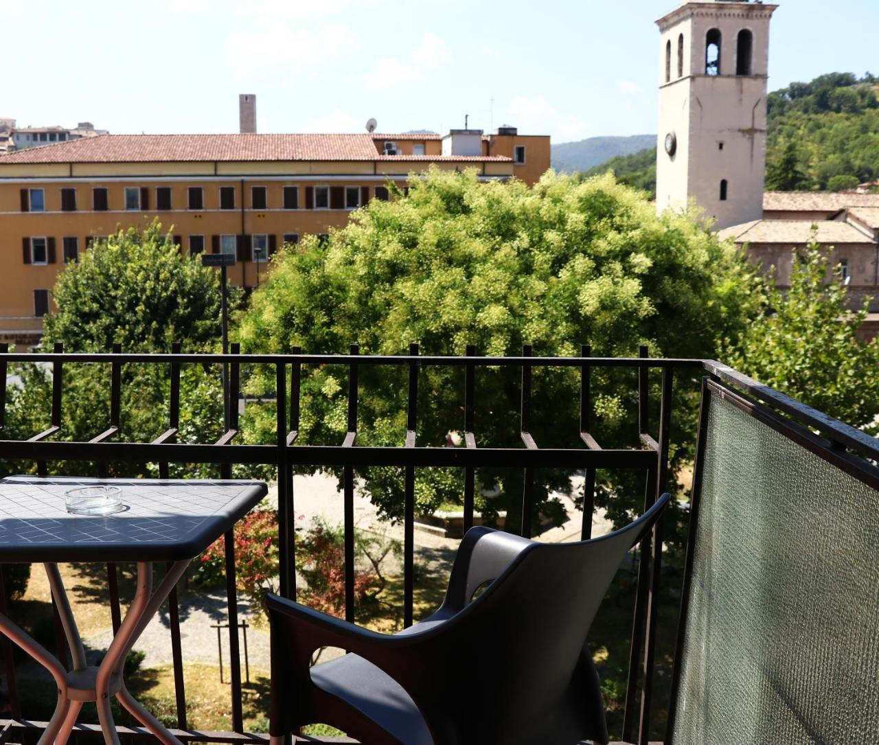 Hotel Clarici Spoleto Esterno foto