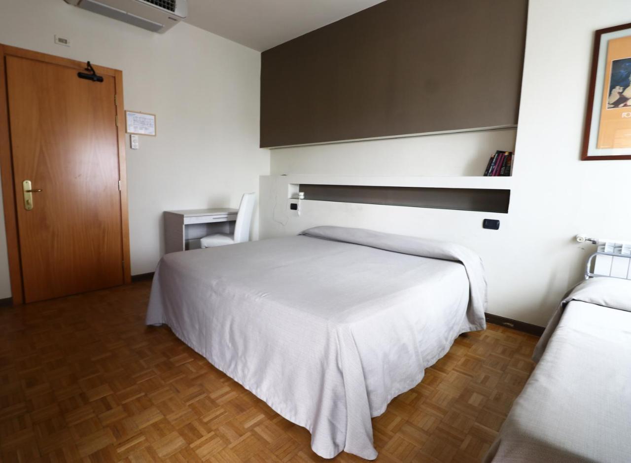 Hotel Clarici Spoleto Esterno foto