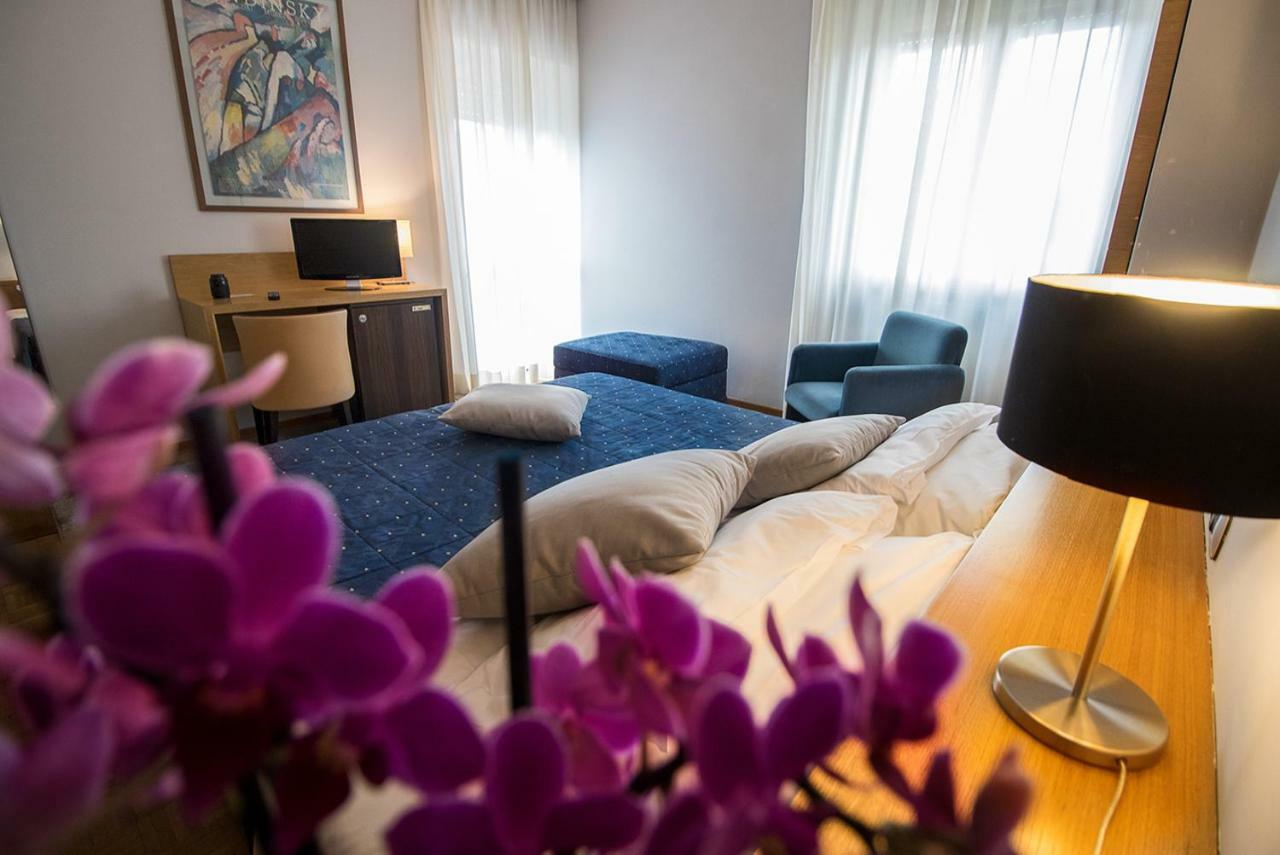 Hotel Clarici Spoleto Esterno foto